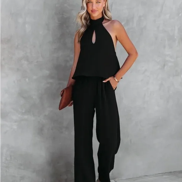 VICI stunning halter jumpsuit NWOT - Picture 8 of 12